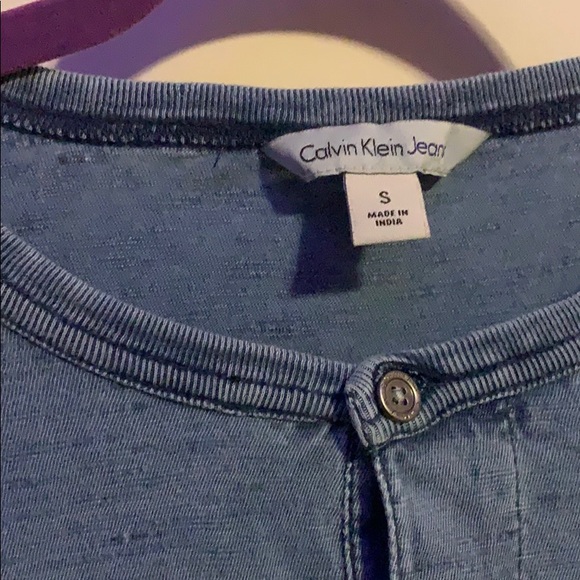 Sz: sm, lt. blue CK t-shirt - Picture 2 of 3
